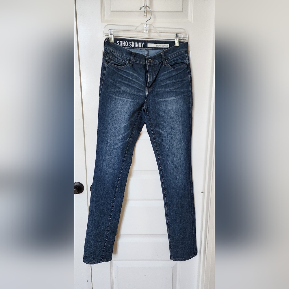 NWOT DKNY women's SOHO blue jeans, size 2